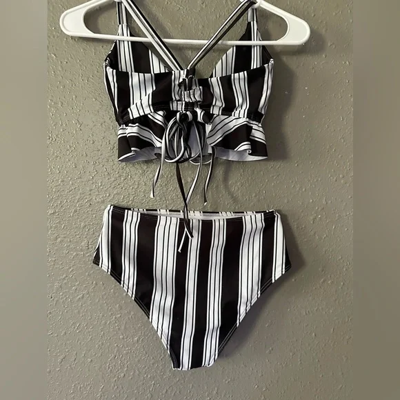 SHEIN Woman’s Size S Two Piece Bathing Suit Black and White NWOT - Picture 9 of 14